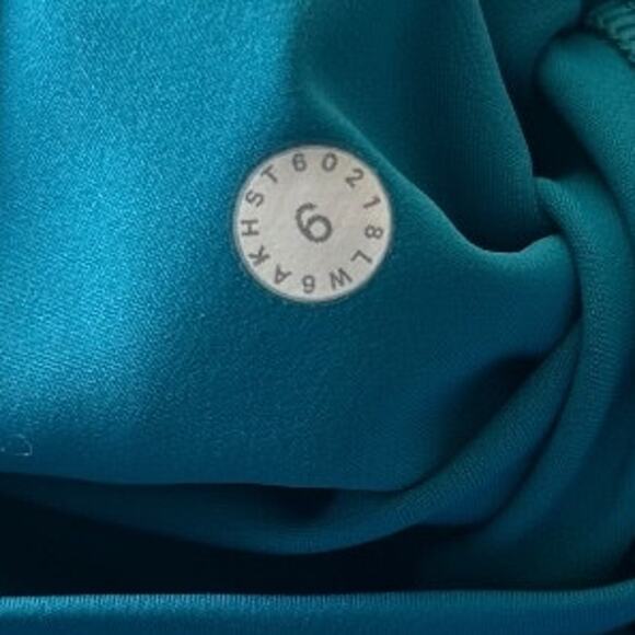 EUC Lululemon Fast Free Crop II Nulux 19" Capri Blue Size 6 - Picture 11 of 13